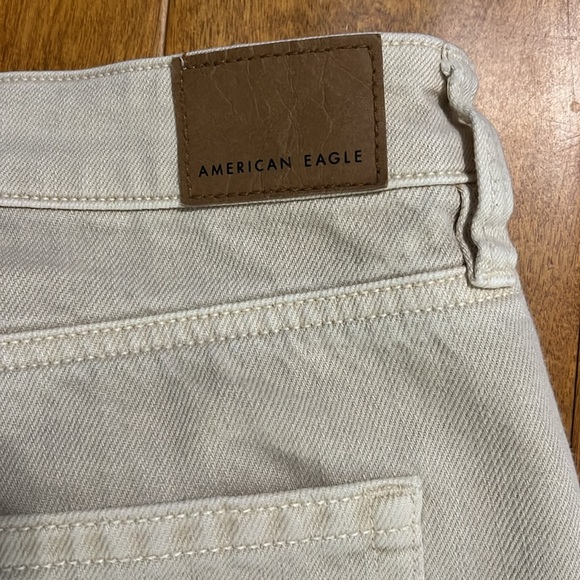 American Eagle Mom Straight Jeans Size 14R Cream Beige High-Rise Relaxed Baggy - Picture 13 of 14